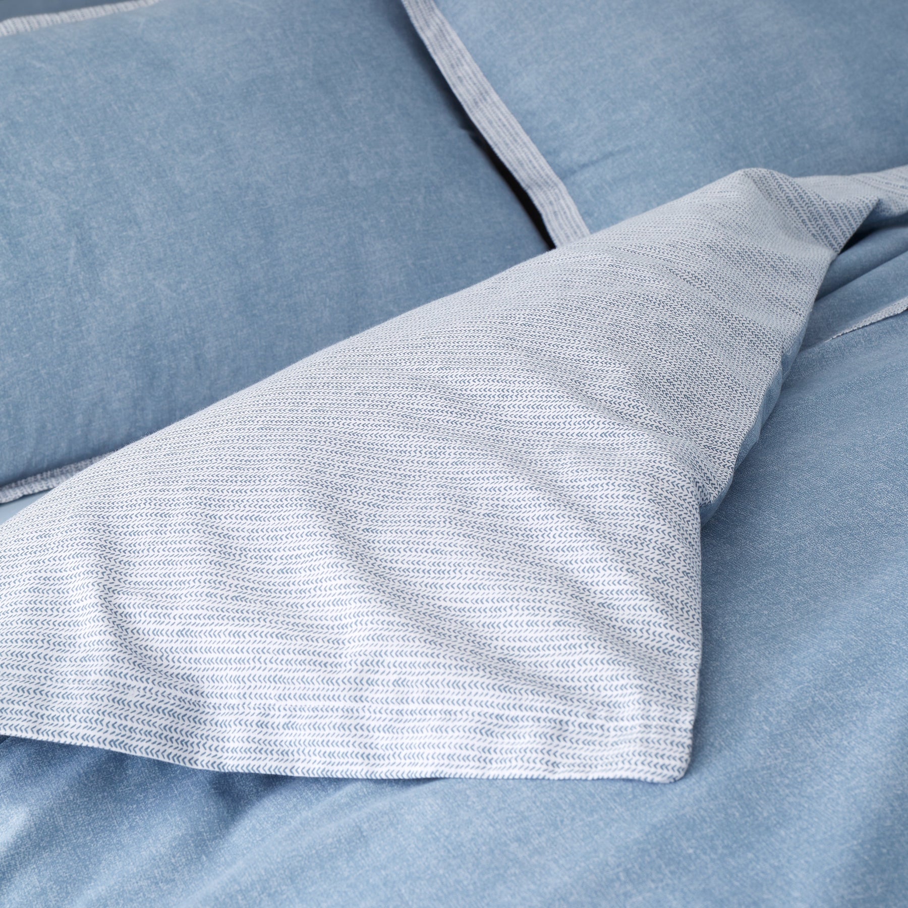 Catherine Lansfield Oslo Textured Trim Bedding Set Denim Blue