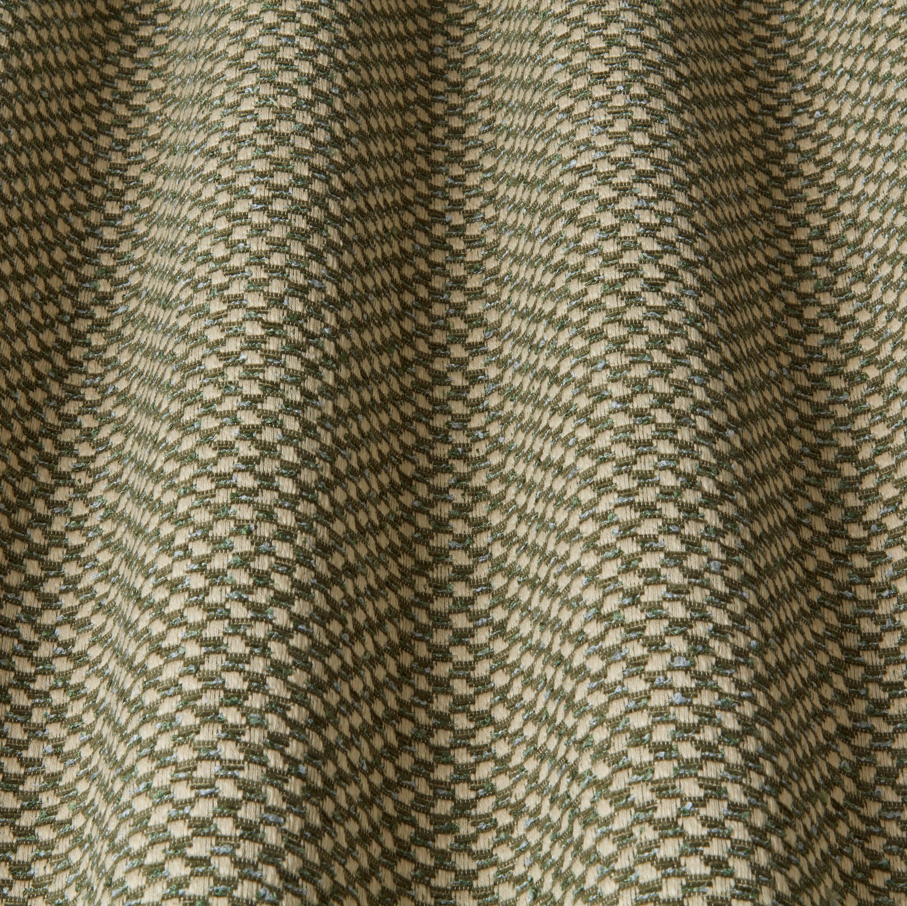 iLiv Selva Fabric Hunter