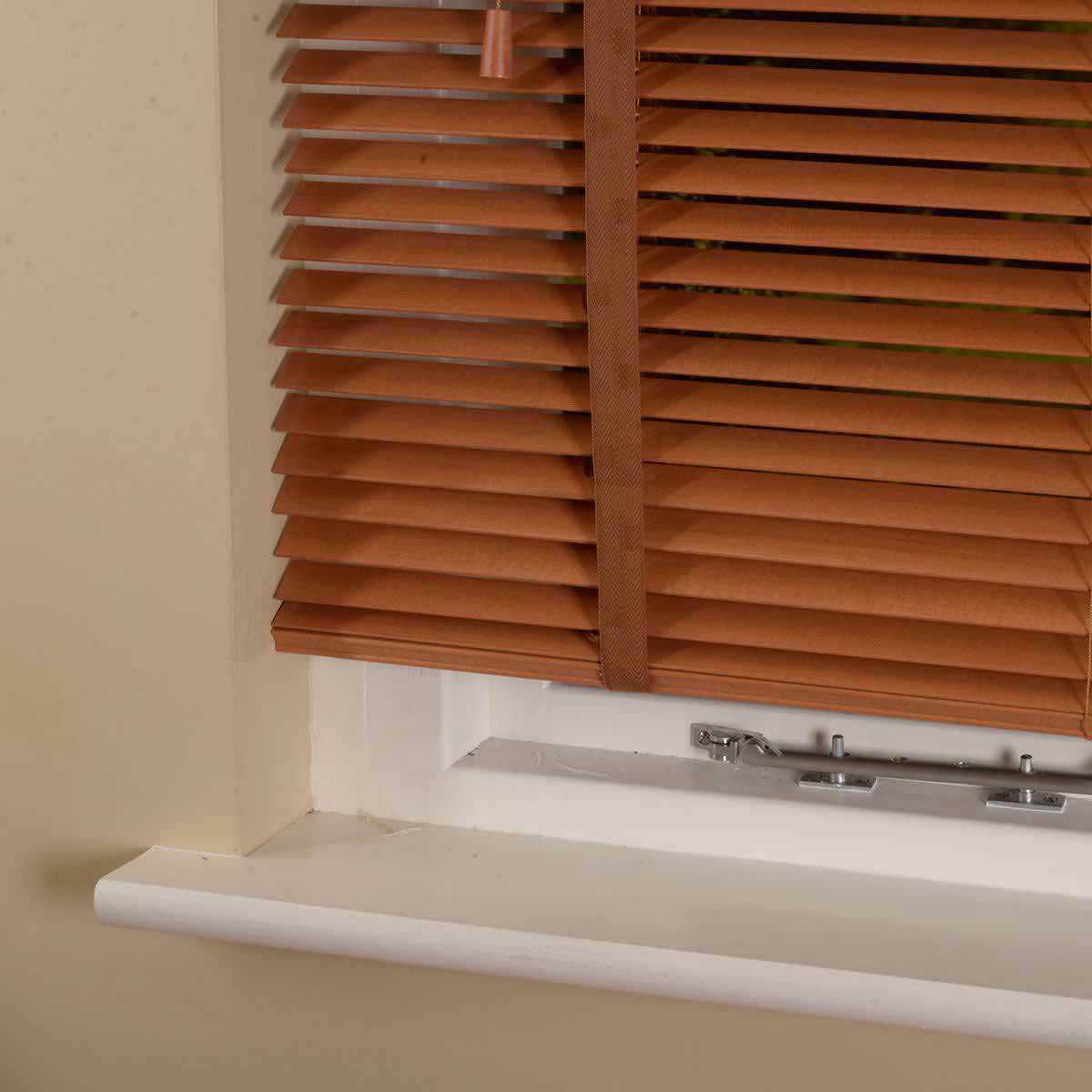 25mm Elementi Wood Venetian Blind With Tapes Oak