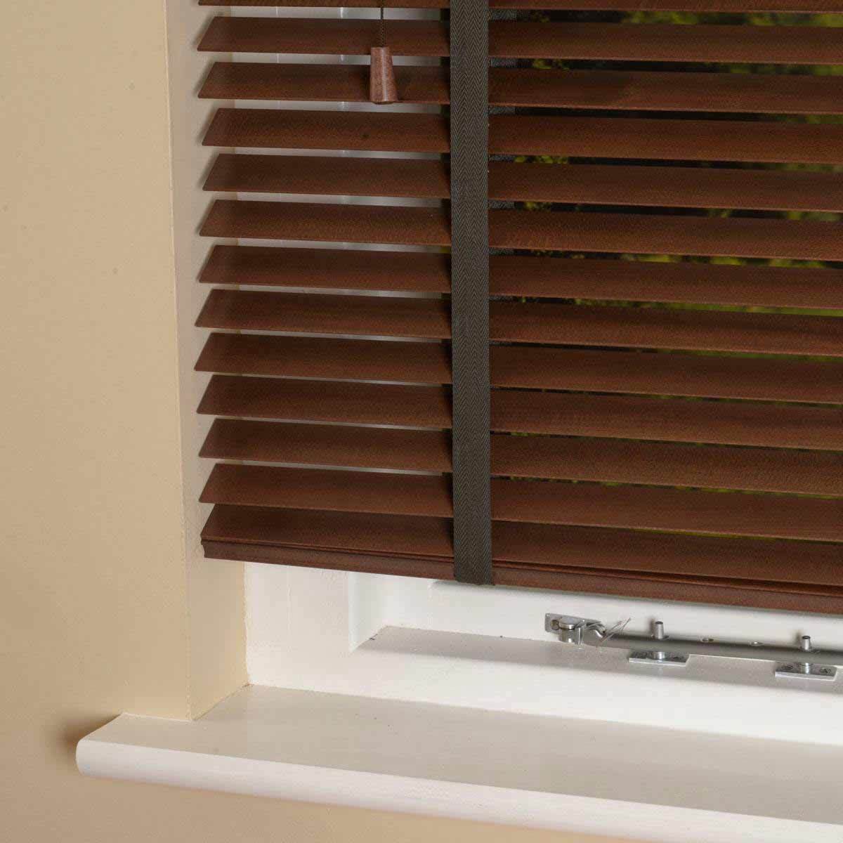 35mm Elementi Wood Venetian Blind With Tapes Auburn