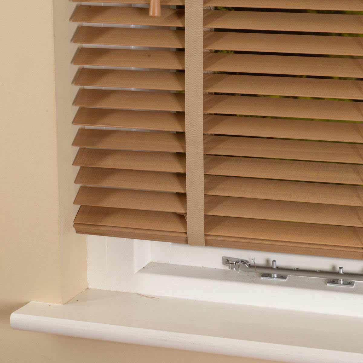 35mm Elementi Wood Venetian Blind With Tapes Tawny