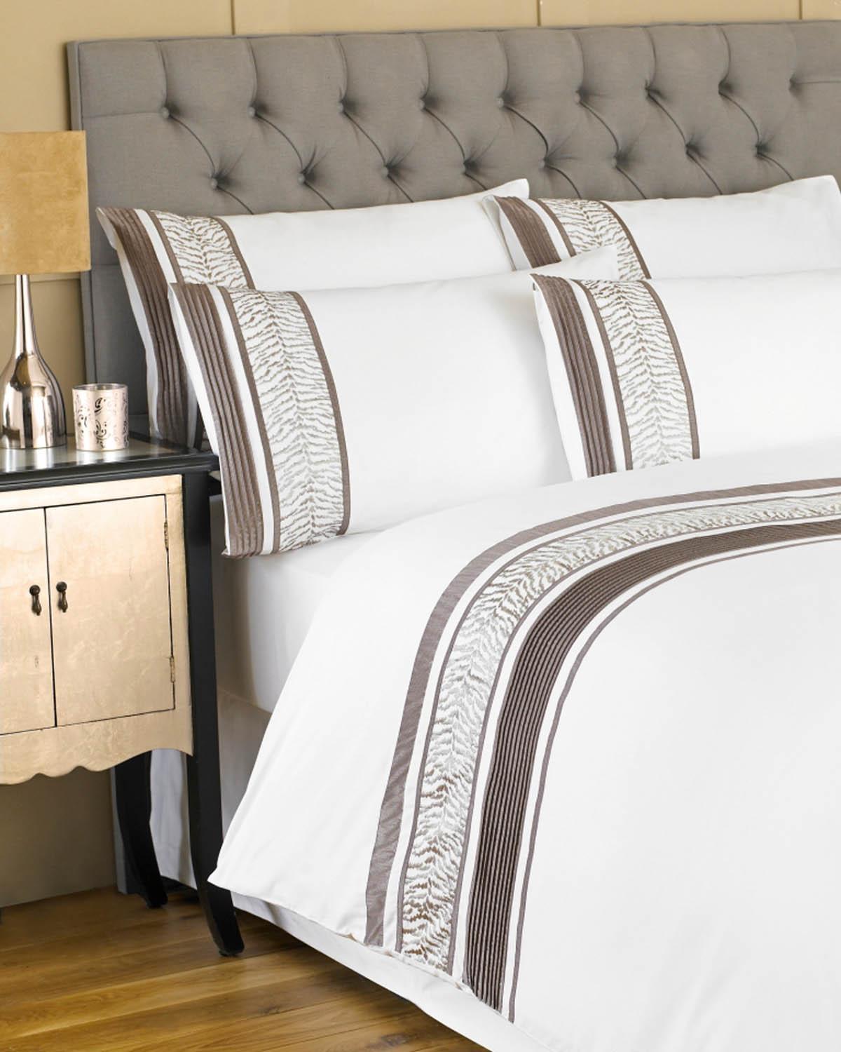 Zanzibar/Mombassa Luxury Duvet Set White/Gold