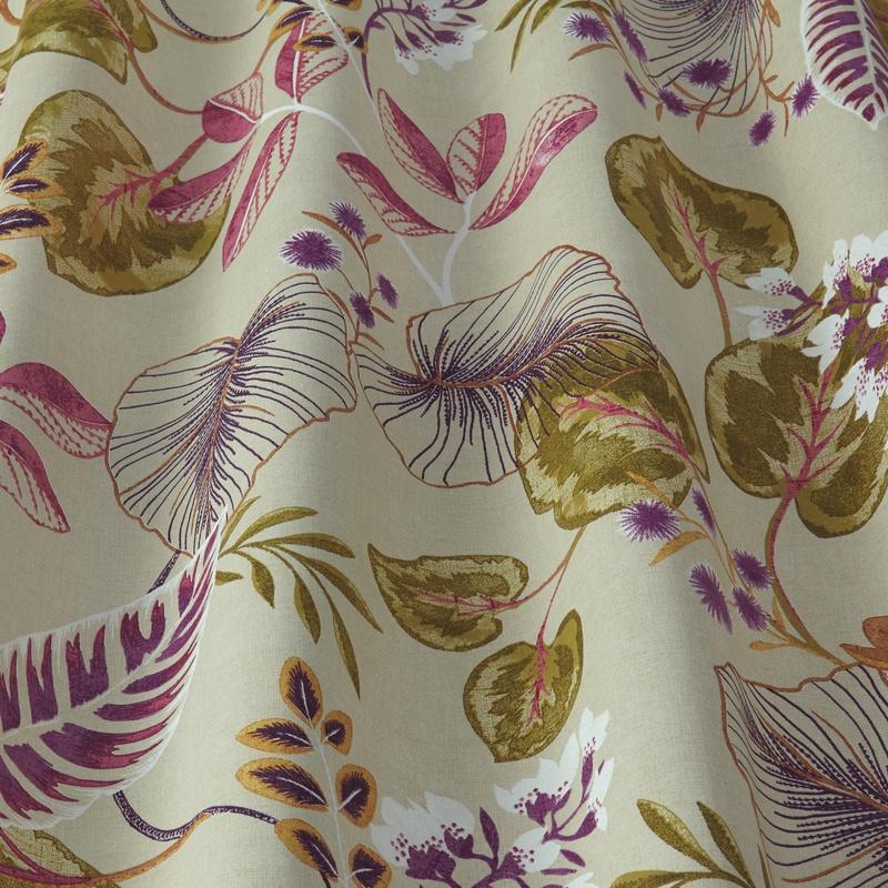 iLiv Fandango Fabric Cranberry