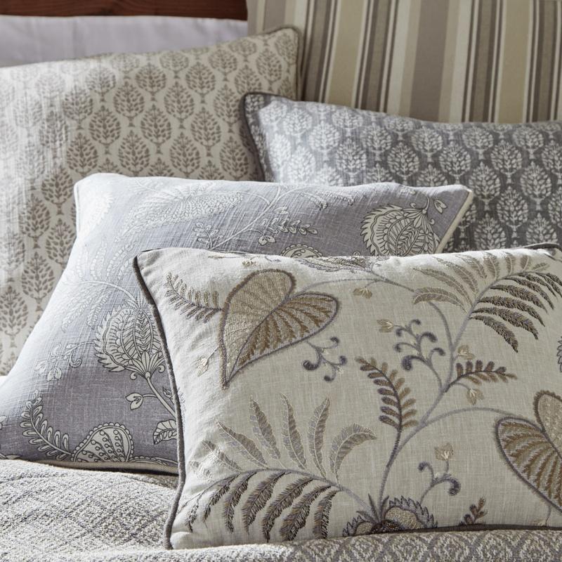 iLiv Hindi Fabric Cloud